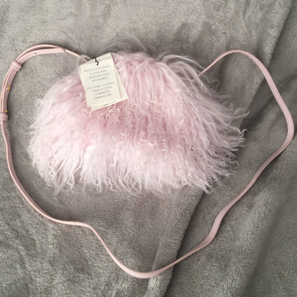 UGG MONGOLIAN POM POM CROSSBODY (PINK)
